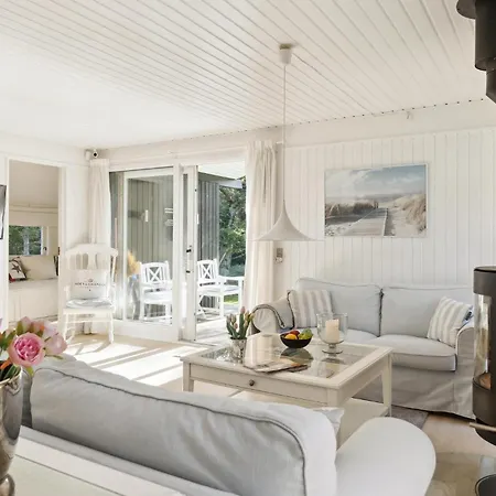 5 Bedroom Beautiful In *