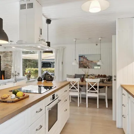 Prázdninový dům 5 Bedroom Beautiful In *