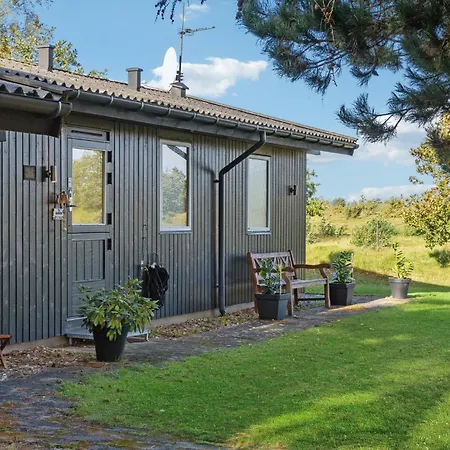 Prázdninový dům 5 Bedroom Beautiful In Eskebjerg