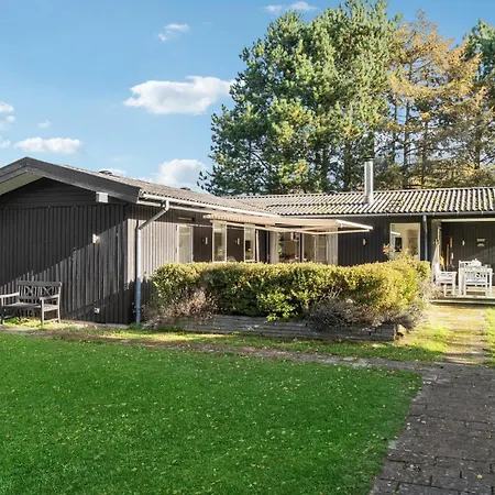 Prázdninový dům 5 Bedroom Beautiful In *