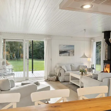 5 Bedroom Beautiful In Tatil Evi Eskebjerg