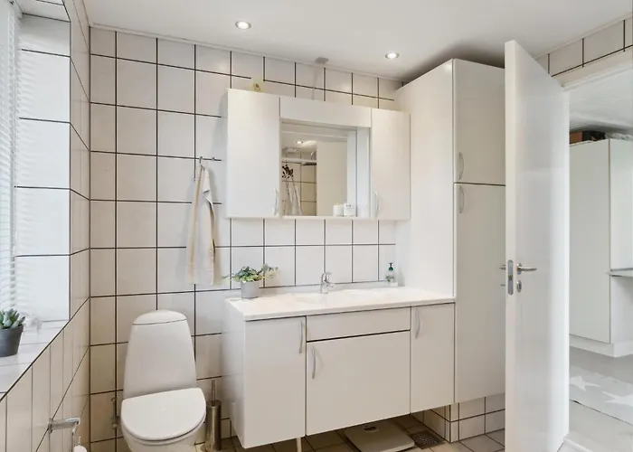 5 Bedroom Beautiful In Tatil Evi Eskebjerg