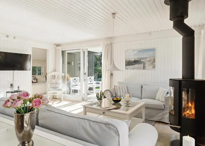 5 Bedroom Beautiful In *