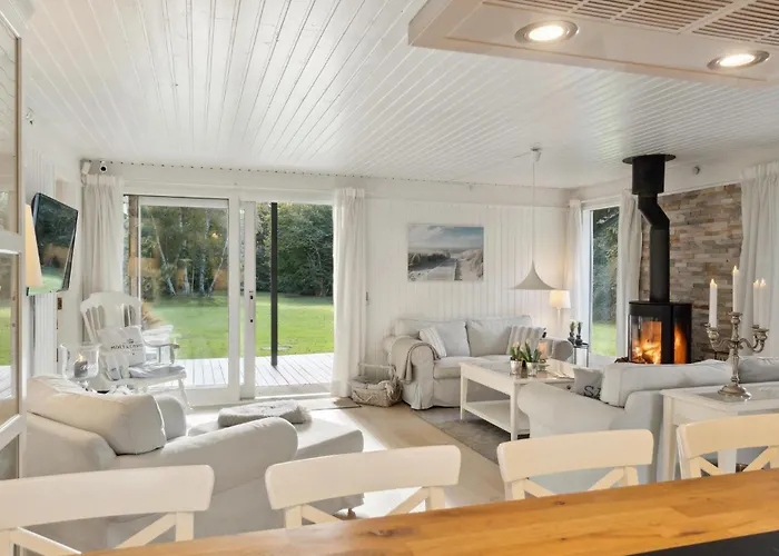 5 Bedroom Beautiful In Semesterbostad Eskebjerg