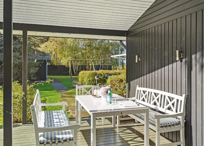 Semesterbostad 5 Bedroom Beautiful In Eskebjerg